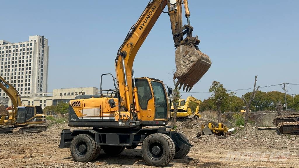 Hyundai R150W-9  휠 굴삭기