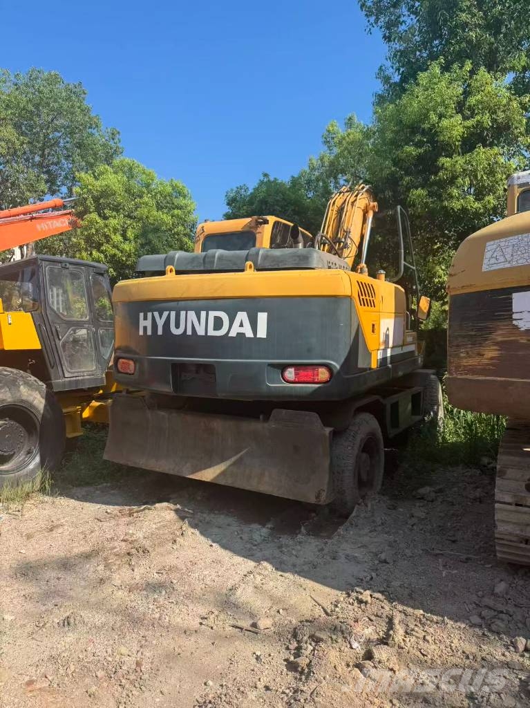 Hyundai R150W-9  휠 굴삭기