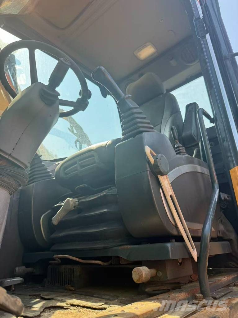 Hyundai R150W-9  휠 굴삭기