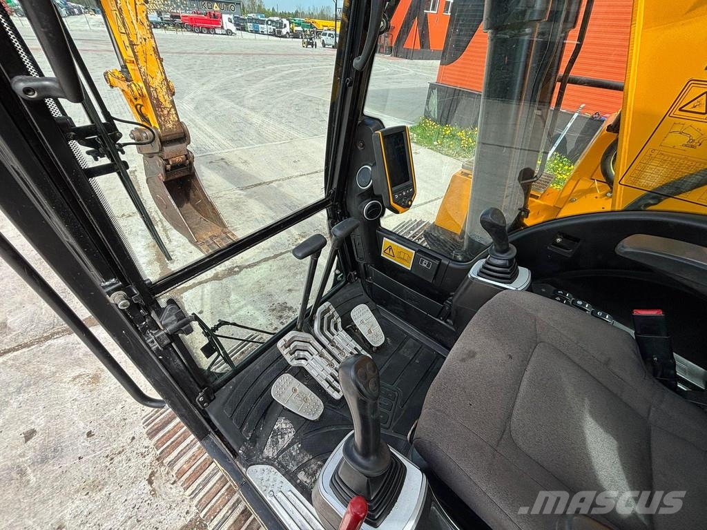 JCB JS 130 LC + T4F Rupsgraafmachines
