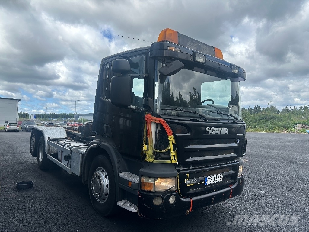 Scania P420 6x2*4 Camiones polibrazo