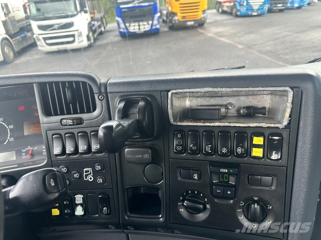 Scania P420 6x2*4 Camiones polibrazo