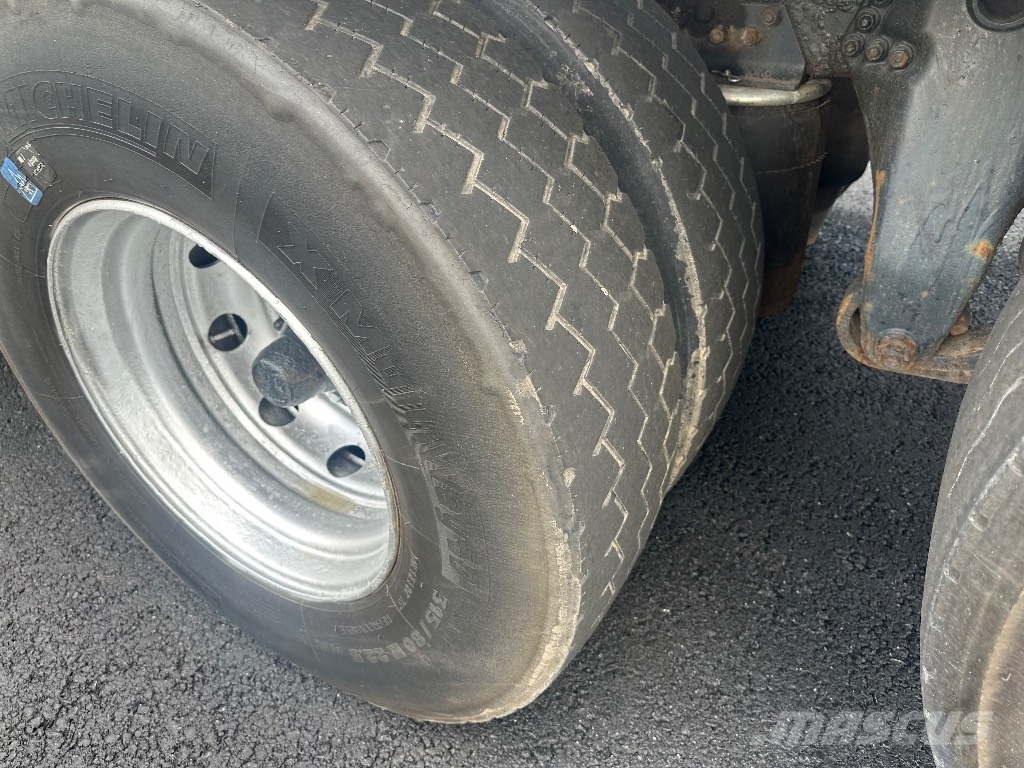 Scania P420 6x2*4 Camiones polibrazo