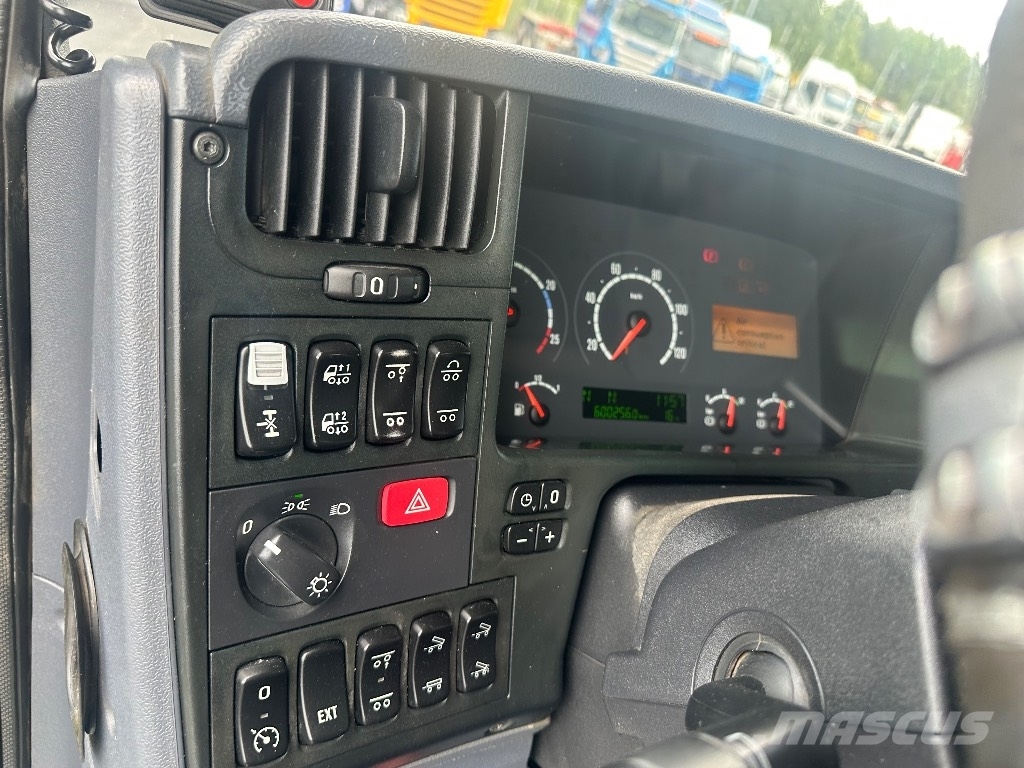 Scania P420 6x2*4 Camiones polibrazo