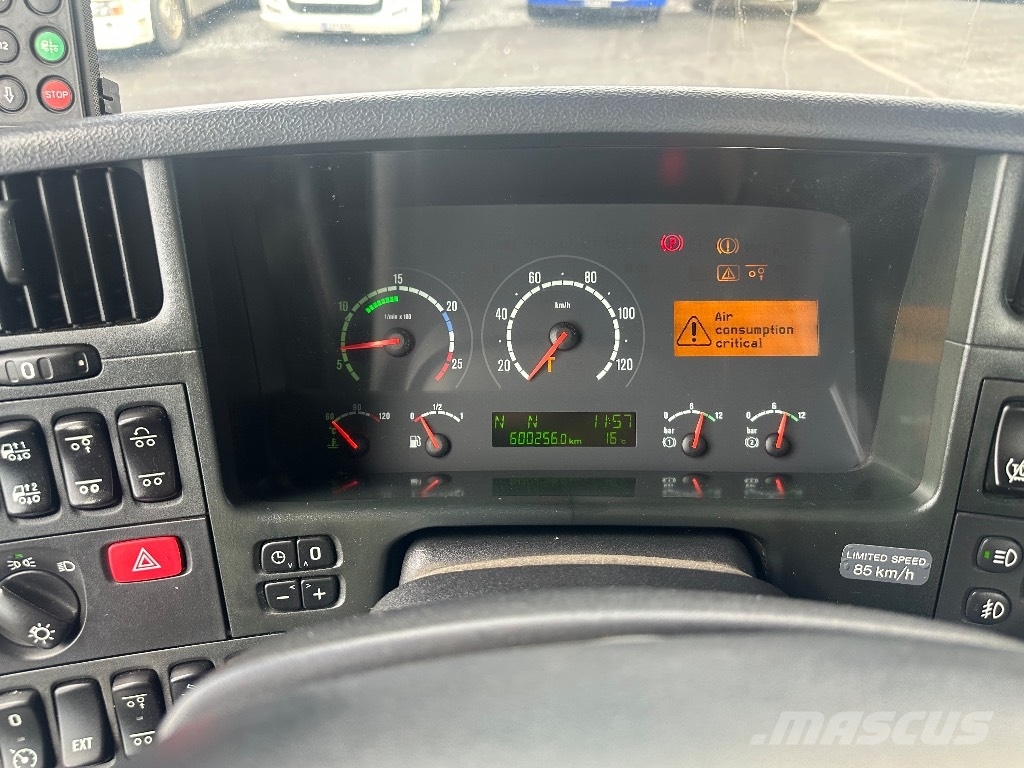 Scania P420 6x2*4 Camiones polibrazo