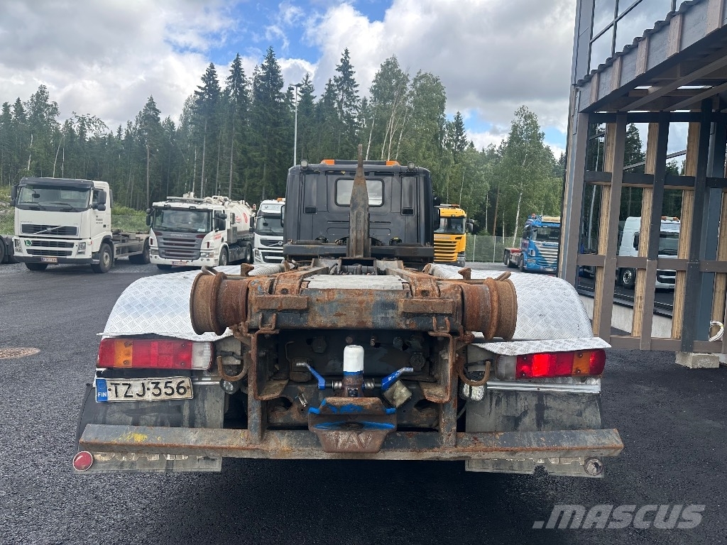 Scania P420 6x2*4 Camiones polibrazo