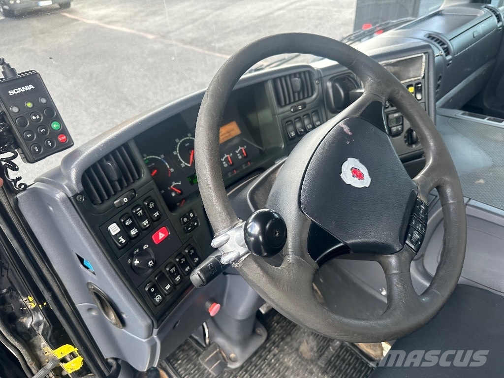 Scania P420 6x2*4 Camiones polibrazo