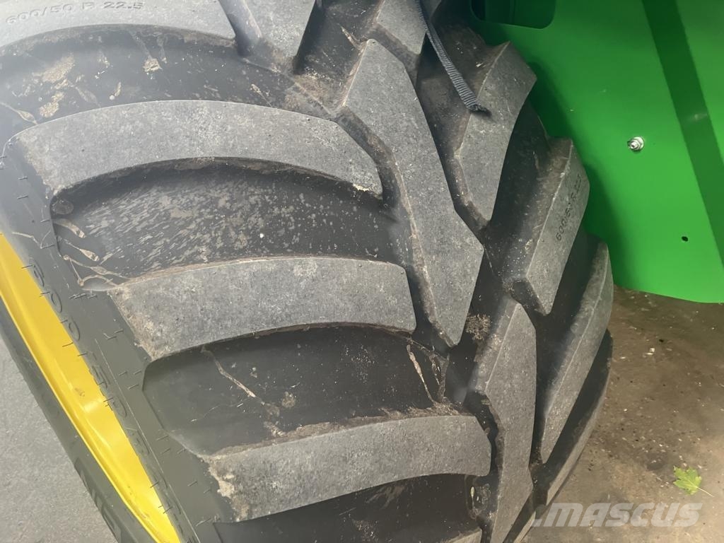 John Deere V461R MAXICUT HC 25 PREMIUM RU Rotoempacadoras