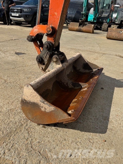 Hitachi ZX 26 U-6 CR Miniekskavaatorid < 7 t