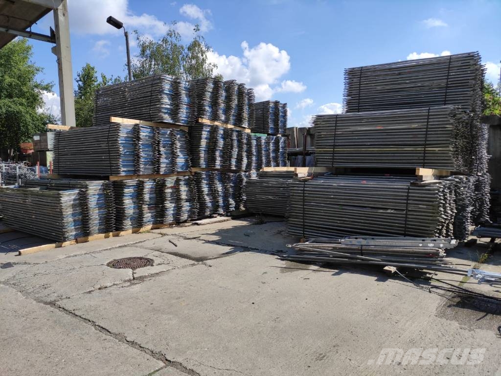 Layher Blitz 0,73m --- 1002 sqm Andaimes