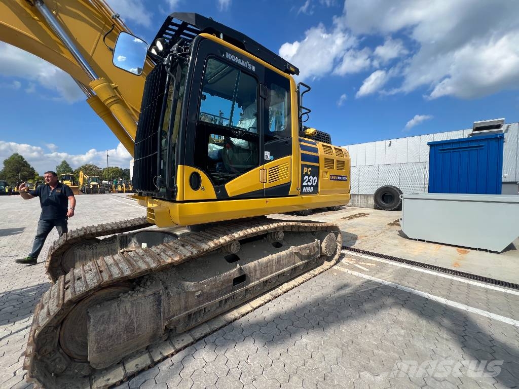 Komatsu PC 230 NHD-11 Raupenbagger