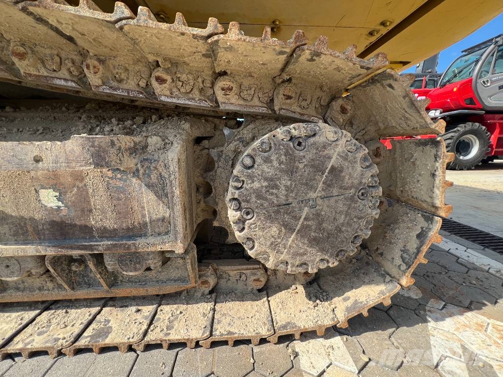 Komatsu PC 230 NHD-11 Raupenbagger