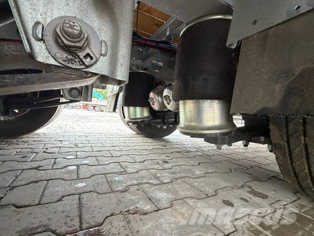 Humbaur HTD30 mit eigener Hydraulikversorgung Нискотоварачи