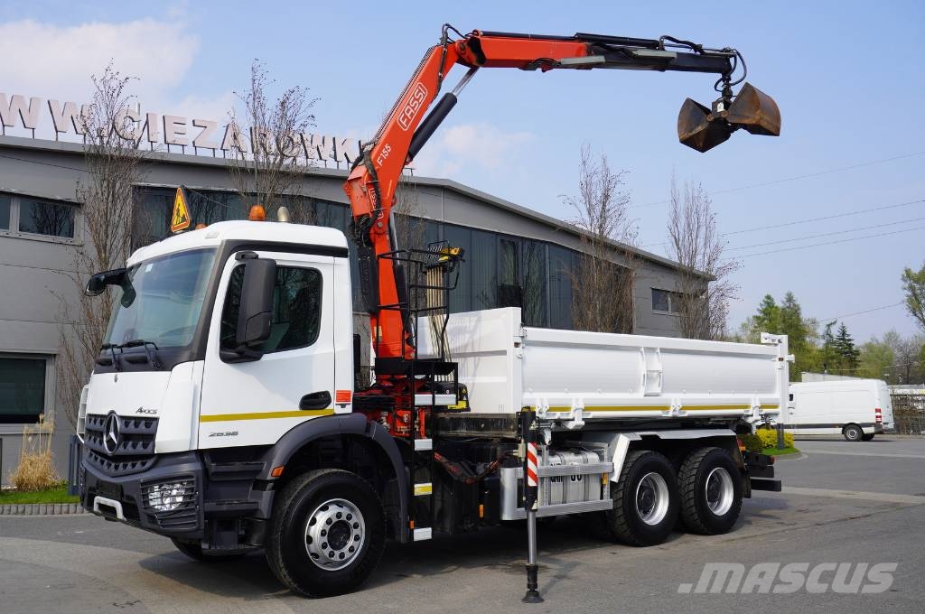 Mercedes-Benz Arocs 2636 / 6x4 / HDS Fassi / Wywrotka 3 str Camiones bañeras basculantes o volquetes