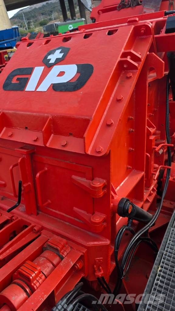 GIPO R 100 FDR GIGA Mobilní drtiče