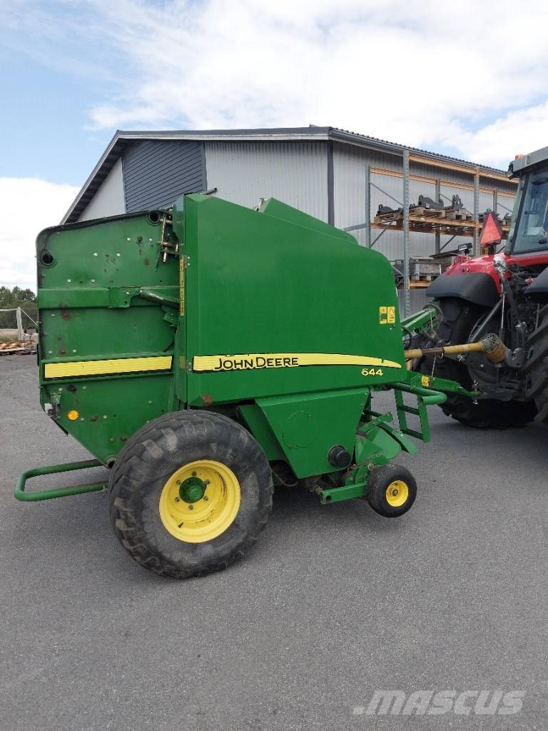 John Deere 644 محزمات مستديرة