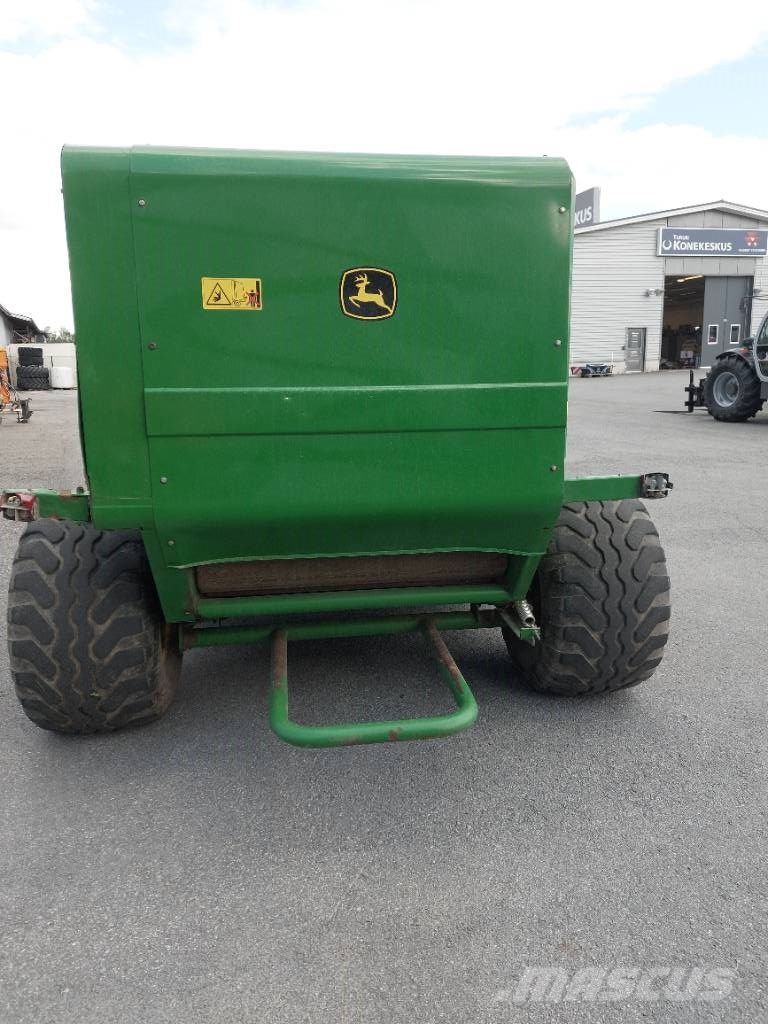 John Deere 644 محزمات مستديرة
