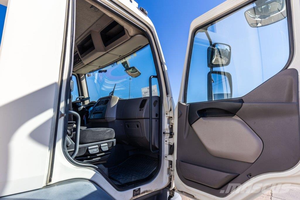 DAF LF55 250 +CHEREAU+THERMO KING+DHOLLANDIA1.5 T. Koelwagens