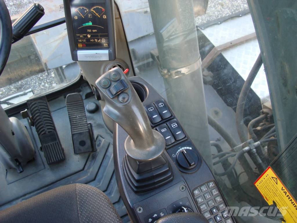 Volvo EW 160 C Ekskavatori uz riteņiem