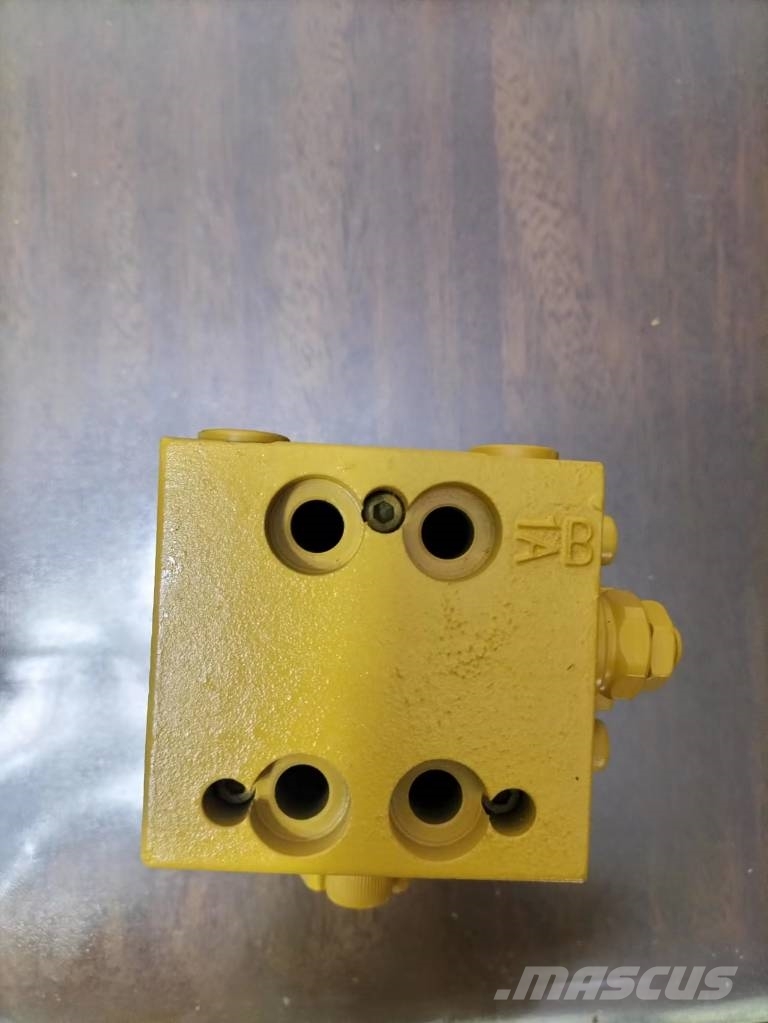 Komatsu PC200 valve assy 702-21-09147 Hydraulics