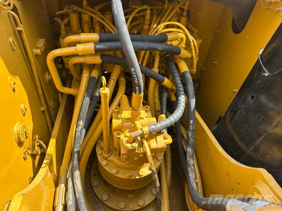 CAT 323 D L 履带挖掘机