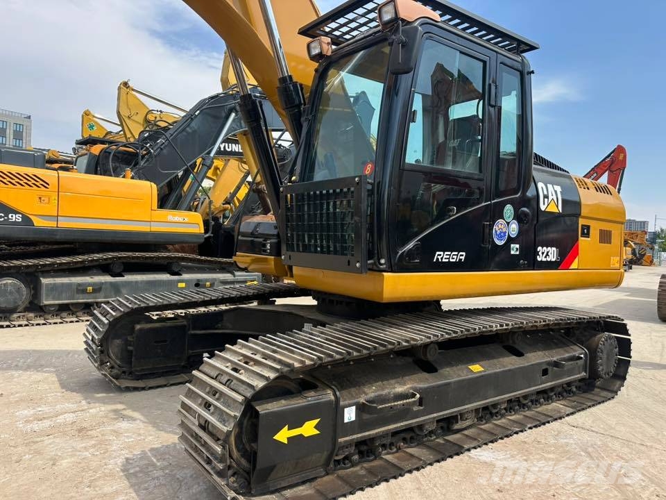 CAT 323 D L 履带挖掘机