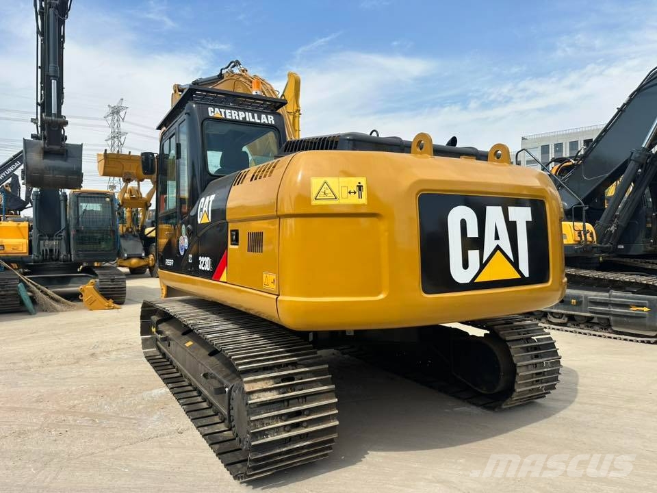 CAT 323 D L 履带挖掘机