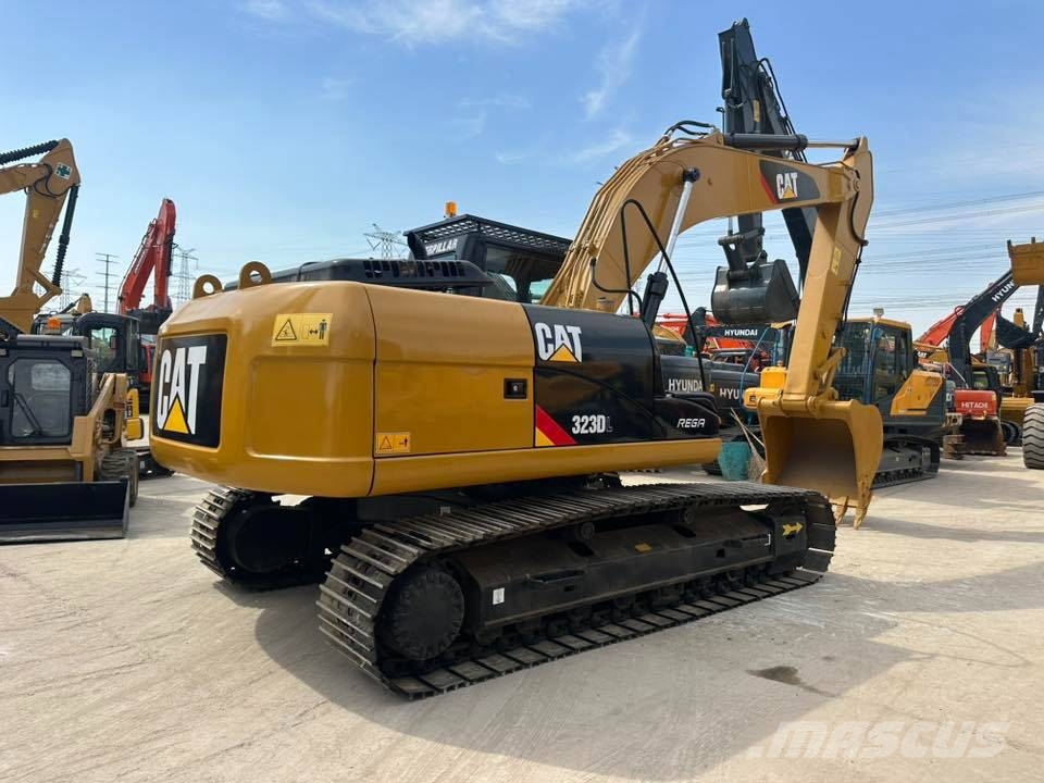 CAT 323 D L 履带挖掘机