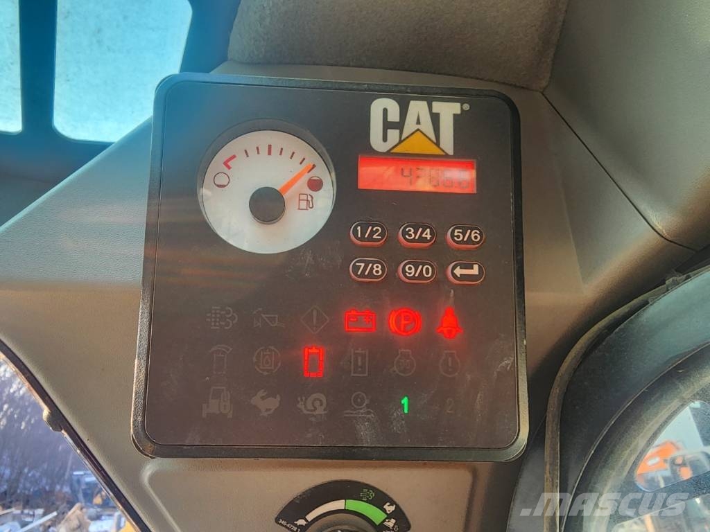 CAT 236 D スキッドステアローダー