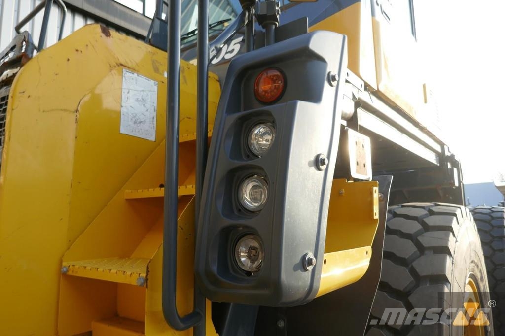 Komatsu HD405-8 Rigid dump trucks