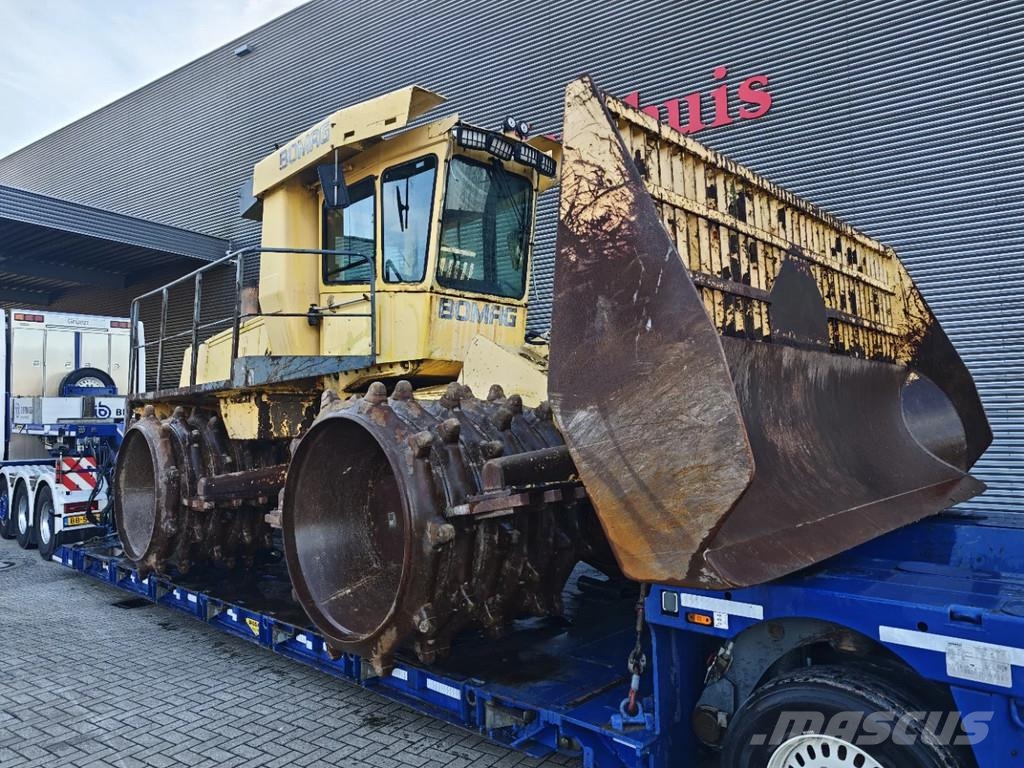 Bomag BC 670 RB بلدوزرات بعجلات