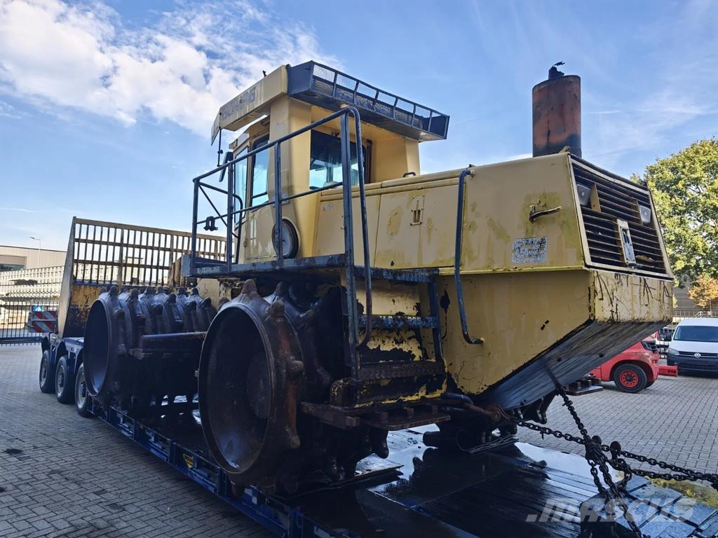 Bomag BC 670 RB بلدوزرات بعجلات