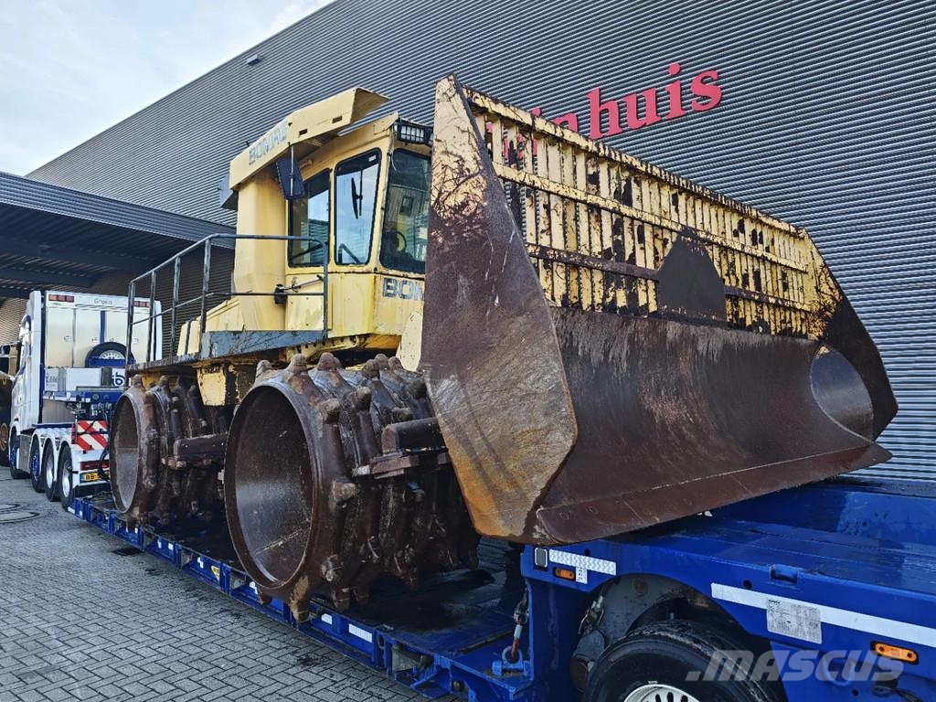 Bomag BC 670 RB بلدوزرات بعجلات