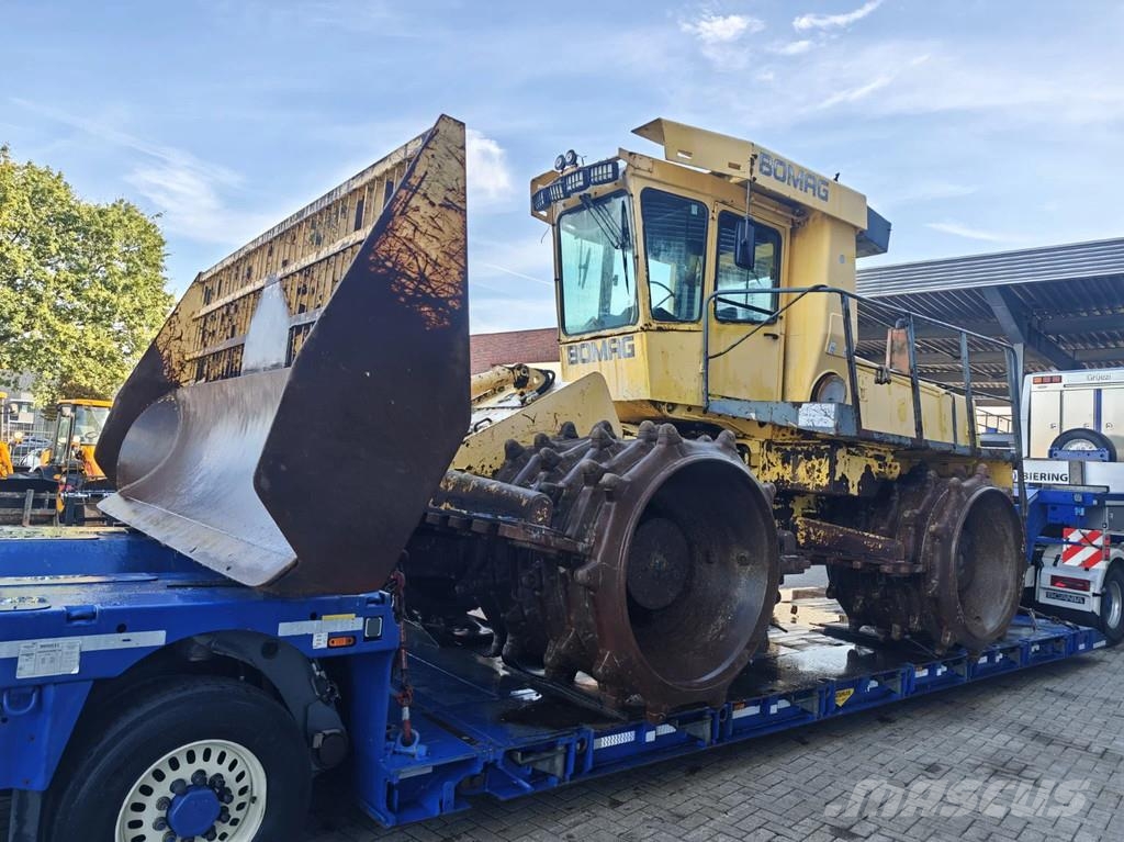 Bomag BC 670 RB بلدوزرات بعجلات