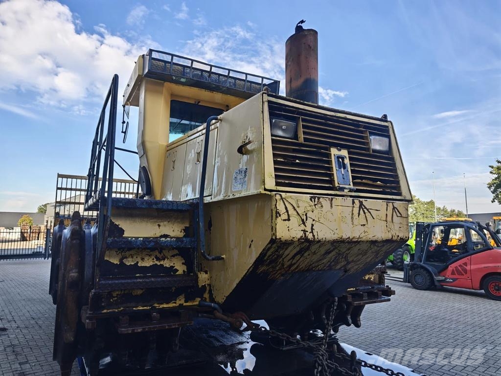 Bomag BC 670 RB بلدوزرات بعجلات