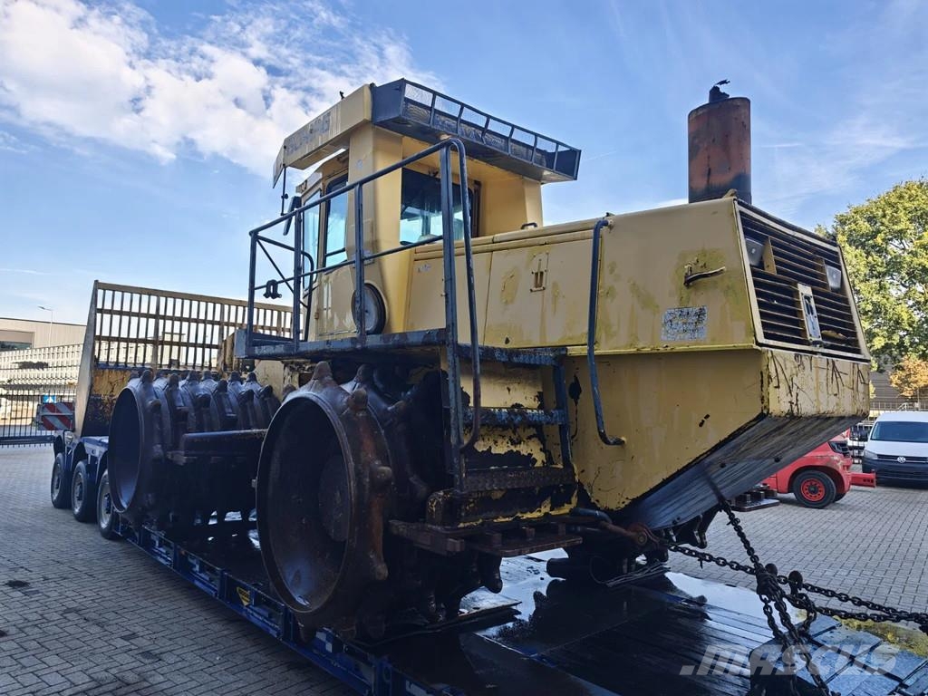 Bomag BC 670 RB بلدوزرات بعجلات