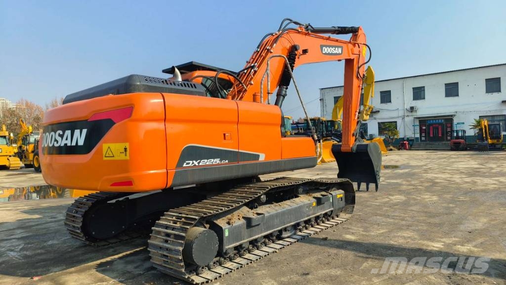 Doosan DX 225 LCA Raupenbagger