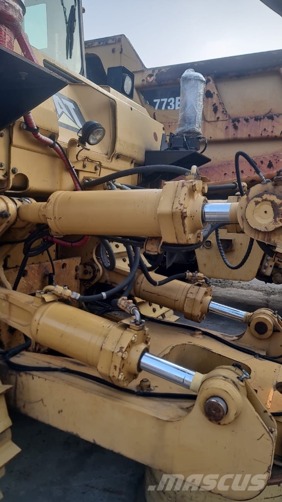 CAT D 8 R Buldožeri guseničari