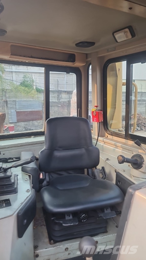 CAT D 8 R Buldožeri guseničari