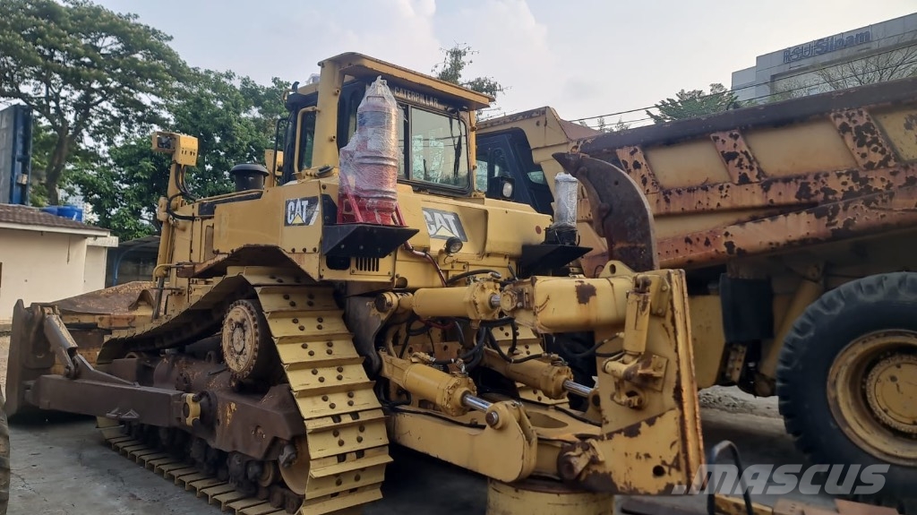 CAT D 8 R Buldožeri guseničari