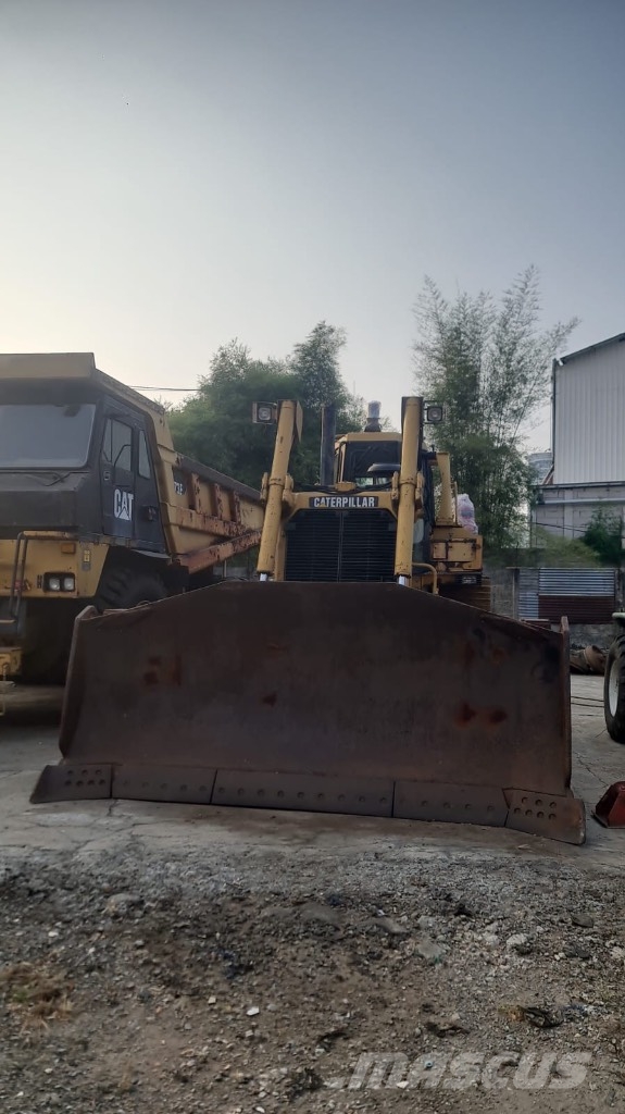CAT D 8 R Buldožeri guseničari