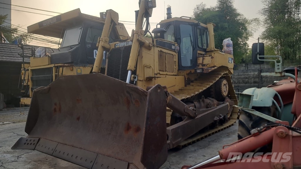CAT D 8 R Buldožeri guseničari