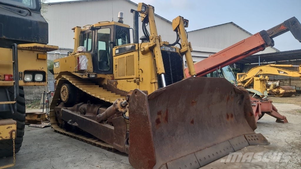 CAT D 8 R Buldožeri guseničari