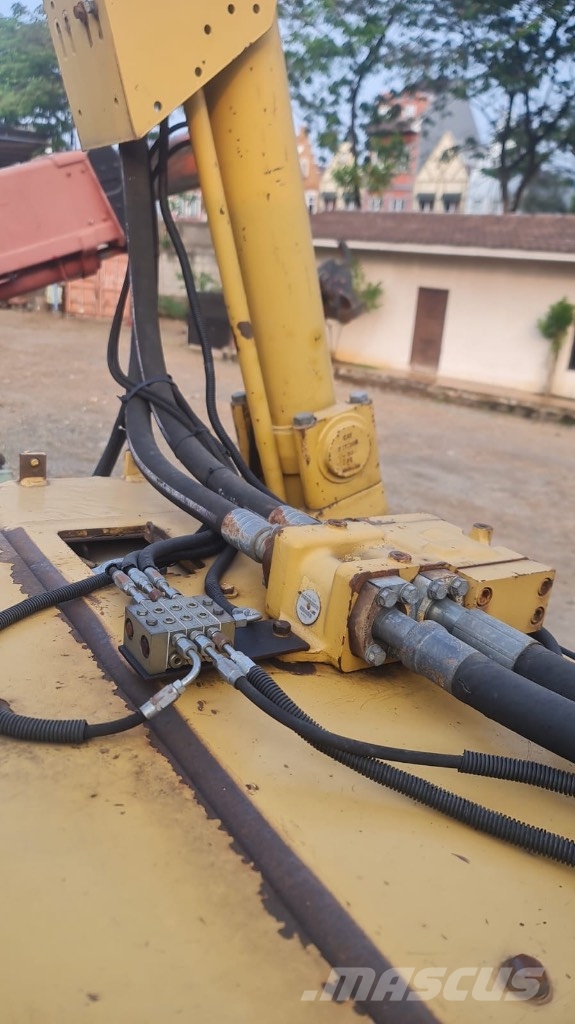 CAT D 8 R Buldožeri guseničari