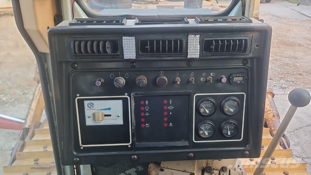 CAT D 8 R Buldožeri guseničari