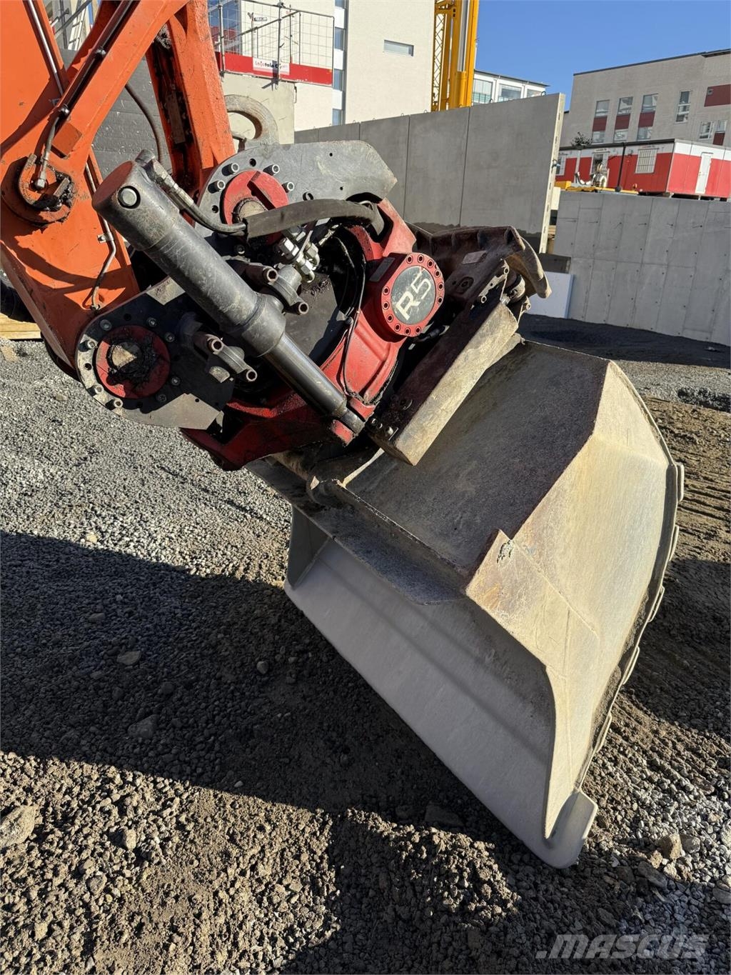 Hitachi ZX135 US-6 Roomikekskavaatorid