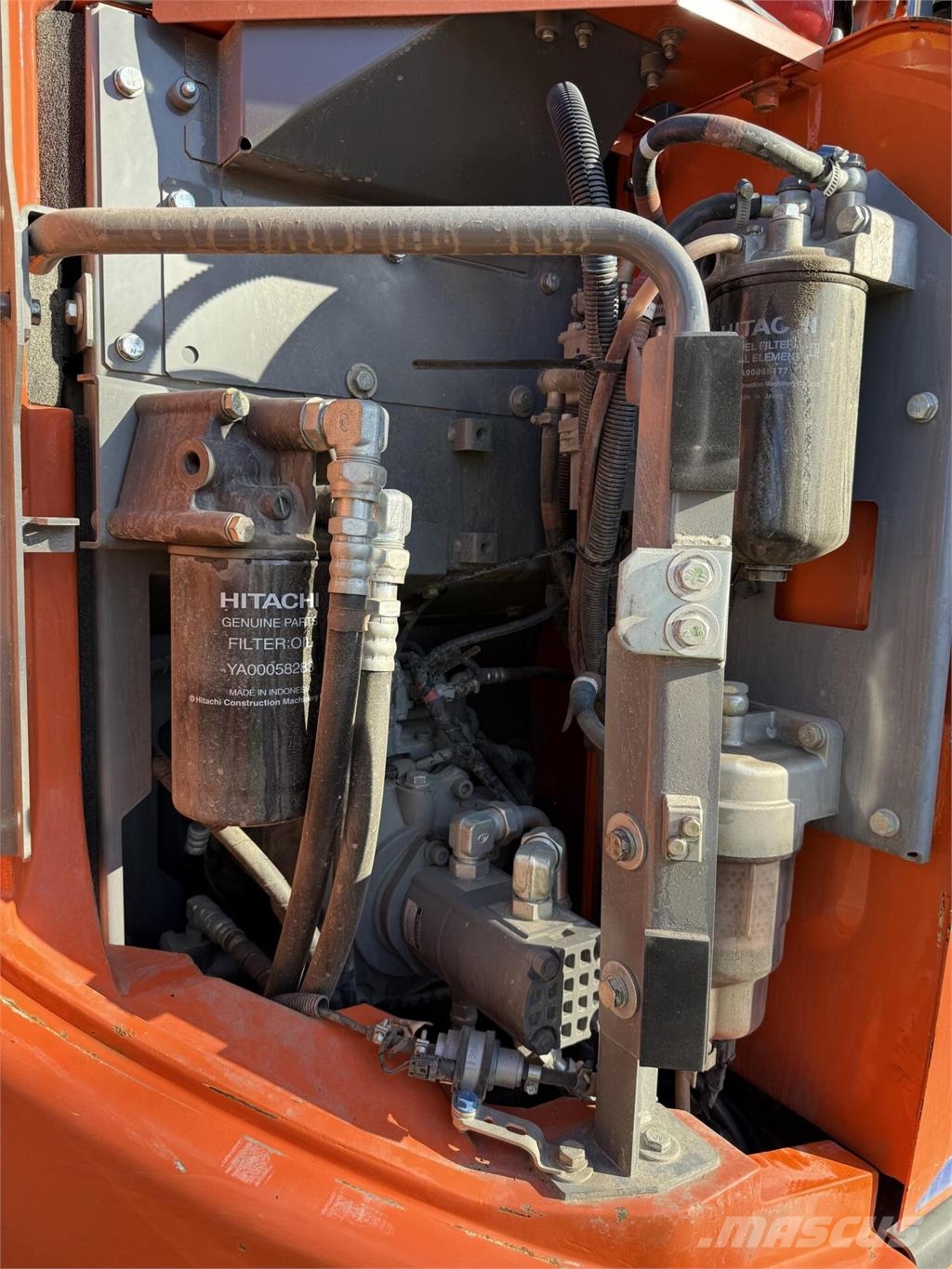 Hitachi ZX135 US-6 Roomikekskavaatorid