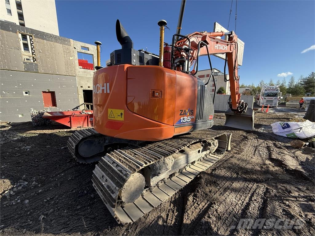 Hitachi ZX135 US-6 Roomikekskavaatorid