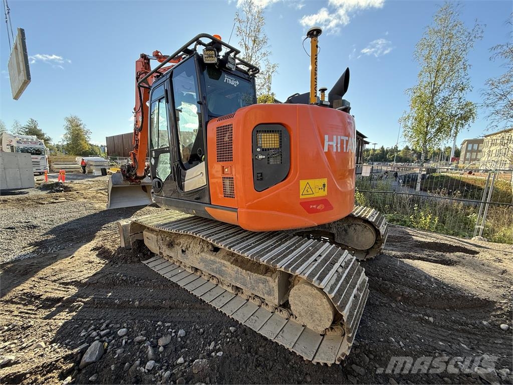 Hitachi ZX135 US-6 Roomikekskavaatorid