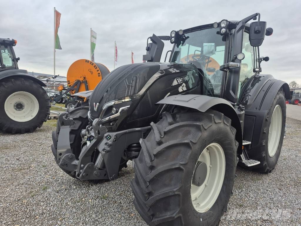 Valtra T235 tractor (nieuw) Traktorit